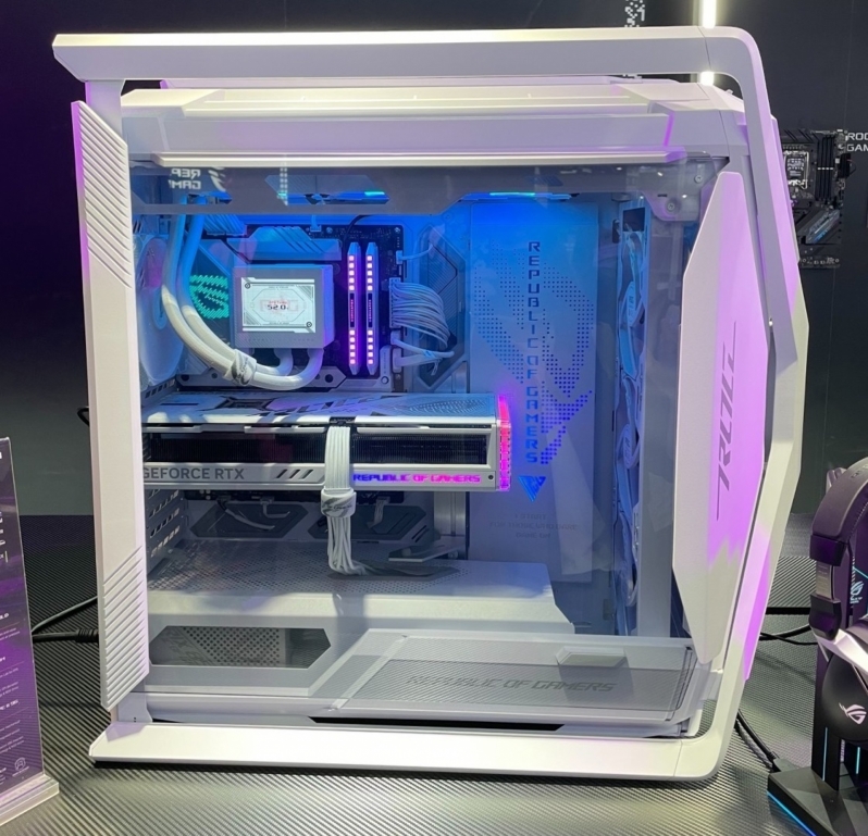 ASUS reveals a white version of their ROG Hyperion PC case at Computex -  OC3D